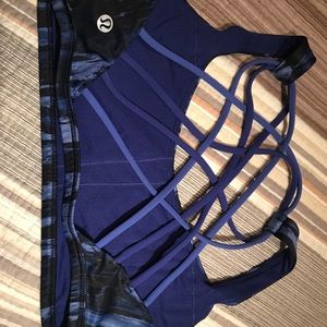Lululemon sports bra size 4